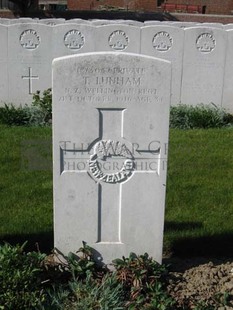 RUE-PETILLON MILITARY CEMETERY, FLEURBAIX - LUNHAM, THOMAS