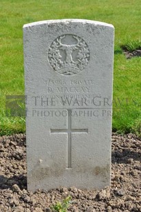 RUE-PETILLON MILITARY CEMETERY, FLEURBAIX - MACKAY, D
