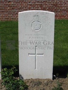 RUE-PETILLON MILITARY CEMETERY, FLEURBAIX - MARSH, R