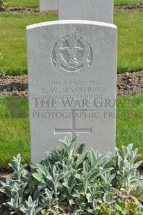 RUE-PETILLON MILITARY CEMETERY, FLEURBAIX - MATTHEWS, GEORGE WILLIAM