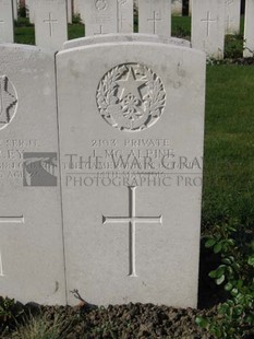 RUE-PETILLON MILITARY CEMETERY, FLEURBAIX - McALPINE, J