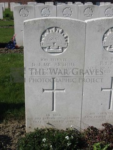 RUE-PETILLON MILITARY CEMETERY, FLEURBAIX - McARTHUR, DUGALD JAMES