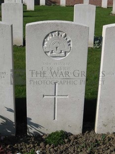 RUE-PETILLON MILITARY CEMETERY, FLEURBAIX - McBRIDE, F