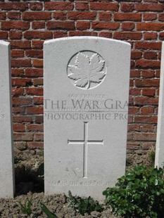 RUE-PETILLON MILITARY CEMETERY, FLEURBAIX - McBRIDE, LESLIE