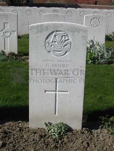 RUE-PETILLON MILITARY CEMETERY, FLEURBAIX - MOORE, G