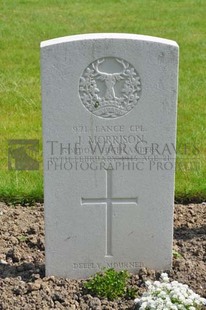 RUE-PETILLON MILITARY CEMETERY, FLEURBAIX - MORRISON, JAMES