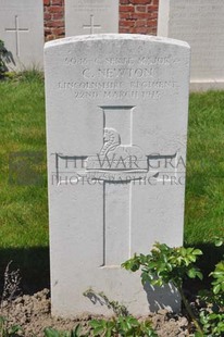 RUE-PETILLON MILITARY CEMETERY, FLEURBAIX - NEWTON, C