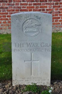 RUE-PETILLON MILITARY CEMETERY, FLEURBAIX - OSWALD, C W