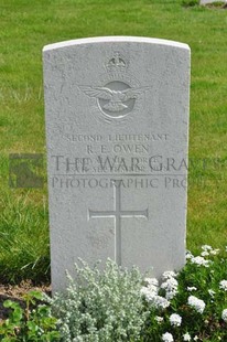 RUE-PETILLON MILITARY CEMETERY, FLEURBAIX - OWEN, R E