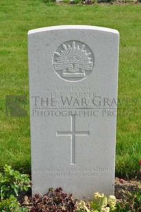 RUE-PETILLON MILITARY CEMETERY, FLEURBAIX - PARKER, HAROLD CARLYLE