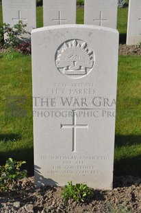 RUE-PETILLON MILITARY CEMETERY, FLEURBAIX - PARKER, HARRY THORNTON