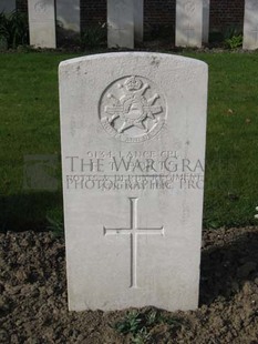RUE-PETILLON MILITARY CEMETERY, FLEURBAIX - POTTS, F T