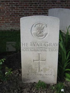 RUE-PETILLON MILITARY CEMETERY, FLEURBAIX - RAISON, F A