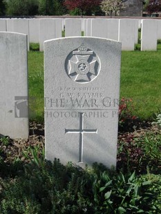 RUE-PETILLON MILITARY CEMETERY, FLEURBAIX - RAYNER, G W