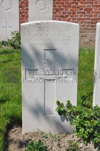 RUE-PETILLON MILITARY CEMETERY, FLEURBAIX - READER, H G