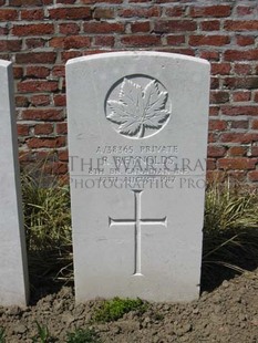 RUE-PETILLON MILITARY CEMETERY, FLEURBAIX - REYNOLDS, R