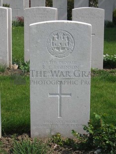 RUE-PETILLON MILITARY CEMETERY, FLEURBAIX - ROBINSON, R C