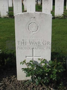 RUE-PETILLON MILITARY CEMETERY, FLEURBAIX - RUSSELL, J R