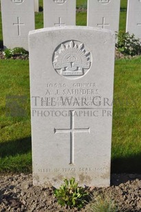 RUE-PETILLON MILITARY CEMETERY, FLEURBAIX - SAUNDERS, A S