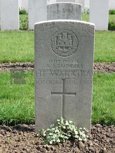 RUE-PETILLON MILITARY CEMETERY, FLEURBAIX - SAUNDERS, ALFRED JOHN