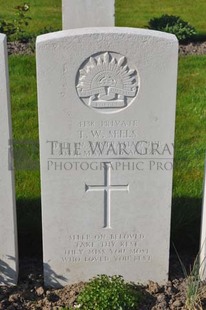RUE-PETILLON MILITARY CEMETERY, FLEURBAIX - SEELS, THOMAS WILLIAM