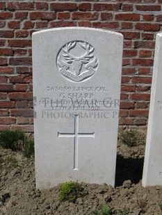 RUE-PETILLON MILITARY CEMETERY, FLEURBAIX - SHARP, G