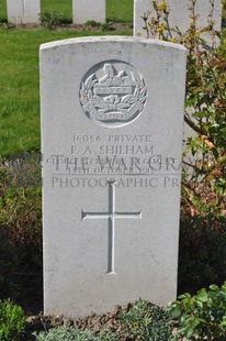 RUE-PETILLON MILITARY CEMETERY, FLEURBAIX - SHILHAM, F A