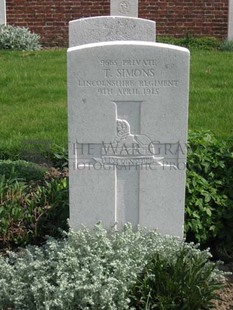 RUE-PETILLON MILITARY CEMETERY, FLEURBAIX - SIMONS, T