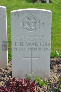 RUE-PETILLON MILITARY CEMETERY, FLEURBAIX - SMITH, FRANCIS DOUGLASS MATHEWS