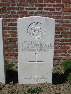 RUE-PETILLON MILITARY CEMETERY, FLEURBAIX - SMITH, WILLIAM