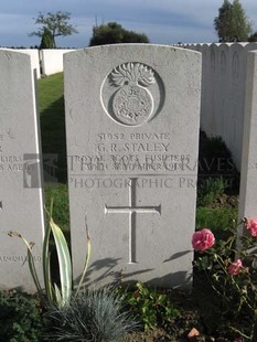 RUE-PETILLON MILITARY CEMETERY, FLEURBAIX - STALEY, G R