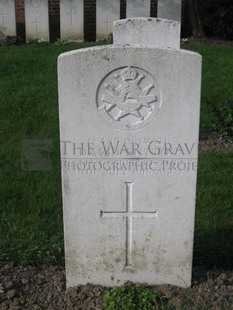RUE-PETILLON MILITARY CEMETERY, FLEURBAIX - SUTTON, DAVID