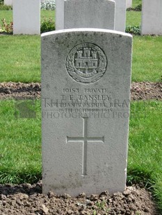 RUE-PETILLON MILITARY CEMETERY, FLEURBAIX - TANSLEY, T E
