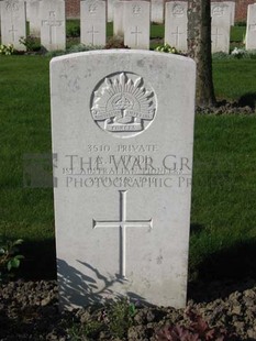 RUE-PETILLON MILITARY CEMETERY, FLEURBAIX - TODD, A E
