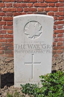 RUE-PETILLON MILITARY CEMETERY, FLEURBAIX - TURNER, ALEXANDER HUNTER EDGAR
