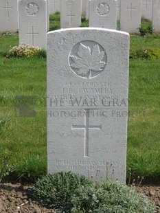 RUE-PETILLON MILITARY CEMETERY, FLEURBAIX - TWAMLEY, J B