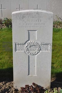 RUE-PETILLON MILITARY CEMETERY, FLEURBAIX - WALKER, ALFRED
