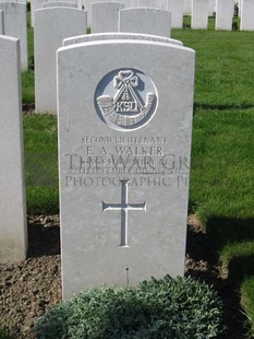 RUE-PETILLON MILITARY CEMETERY, FLEURBAIX - WALKER, ERIC ARTHUR