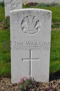RUE-PETILLON MILITARY CEMETERY, FLEURBAIX - WALLIS, C T