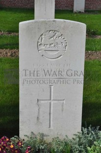 RUE-PETILLON MILITARY CEMETERY, FLEURBAIX - WALTERS, H