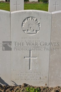 RUE-PETILLON MILITARY CEMETERY, FLEURBAIX - WATTS, THOMAS LANGFORD