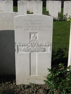 RUE-PETILLON MILITARY CEMETERY, FLEURBAIX - WHITE, ALGERNON