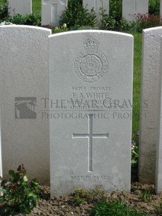 RUE-PETILLON MILITARY CEMETERY, FLEURBAIX - WHITE, ERNEST ALBERT