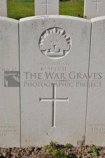 RUE-PETILLON MILITARY CEMETERY, FLEURBAIX - WHITE, R