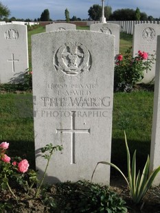 RUE-PETILLON MILITARY CEMETERY, FLEURBAIX - WILD, T A
