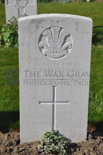 RUE-PETILLON MILITARY CEMETERY, FLEURBAIX - WILLIAMS, DAVID EDWARD