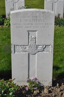 RUE-PETILLON MILITARY CEMETERY, FLEURBAIX - WILTSHIRE, E
