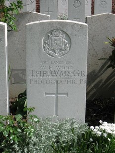 RUE-PETILLON MILITARY CEMETERY, FLEURBAIX - WOOD, W H