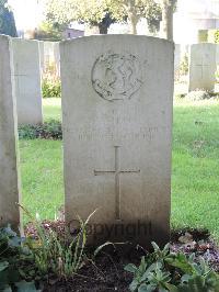 Combles Communal Cemetery Extension - Akhurst, Alfred
