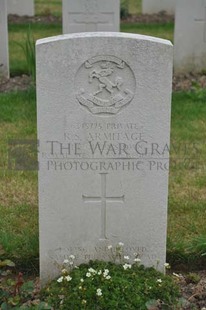 LE GRAND HASARD MILITARY CEMETERY, MORBECQUE - ARMITAGE, RAYMOND STUART